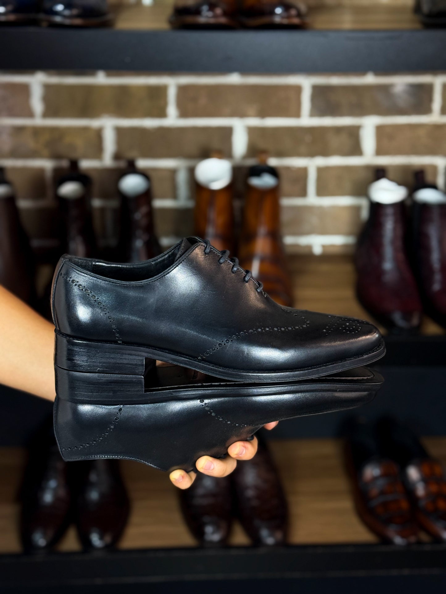CESAR LEATHER BLACK ITALIA