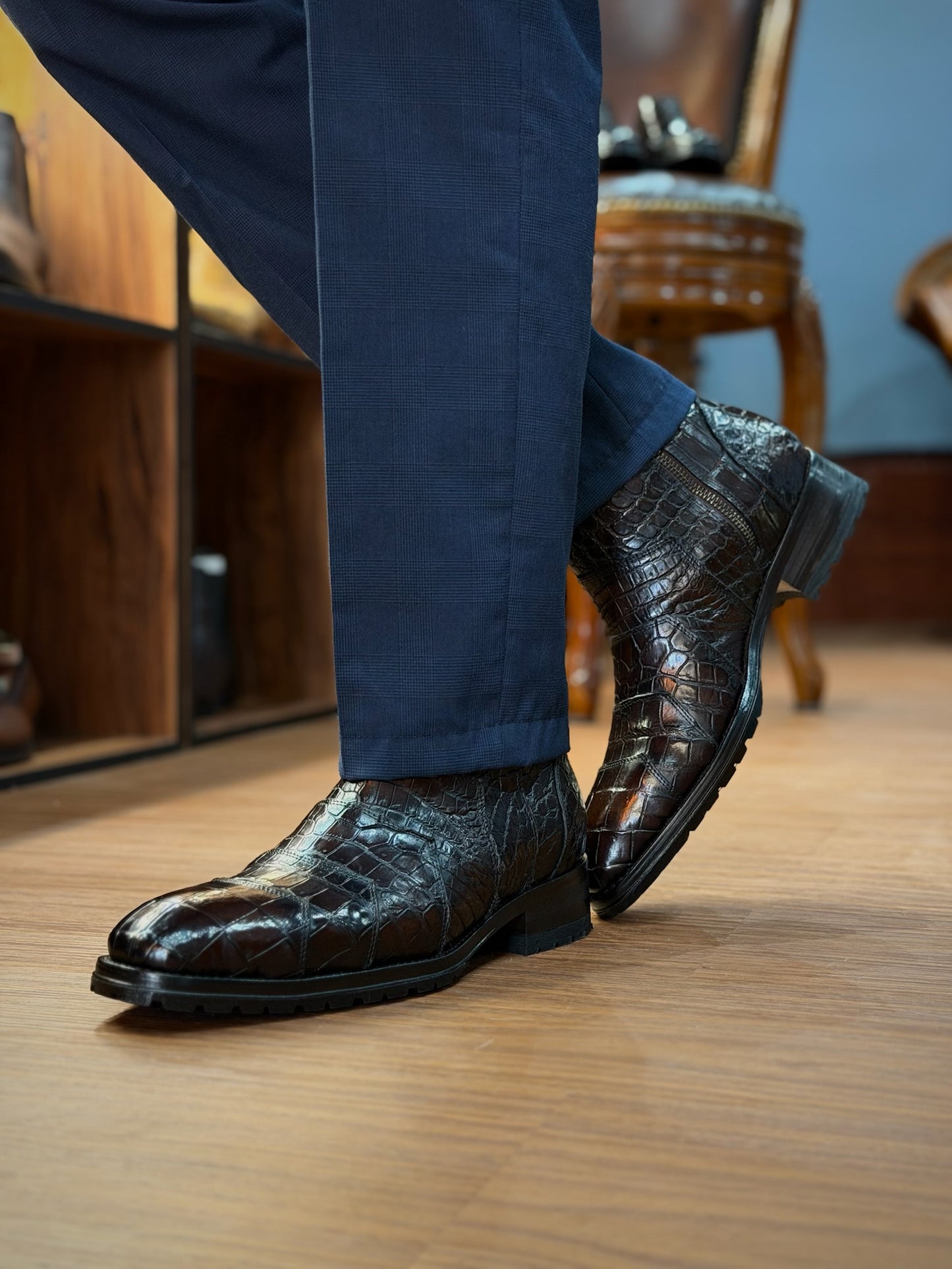 EDWARD COCODRILO BROWN (TRACK)