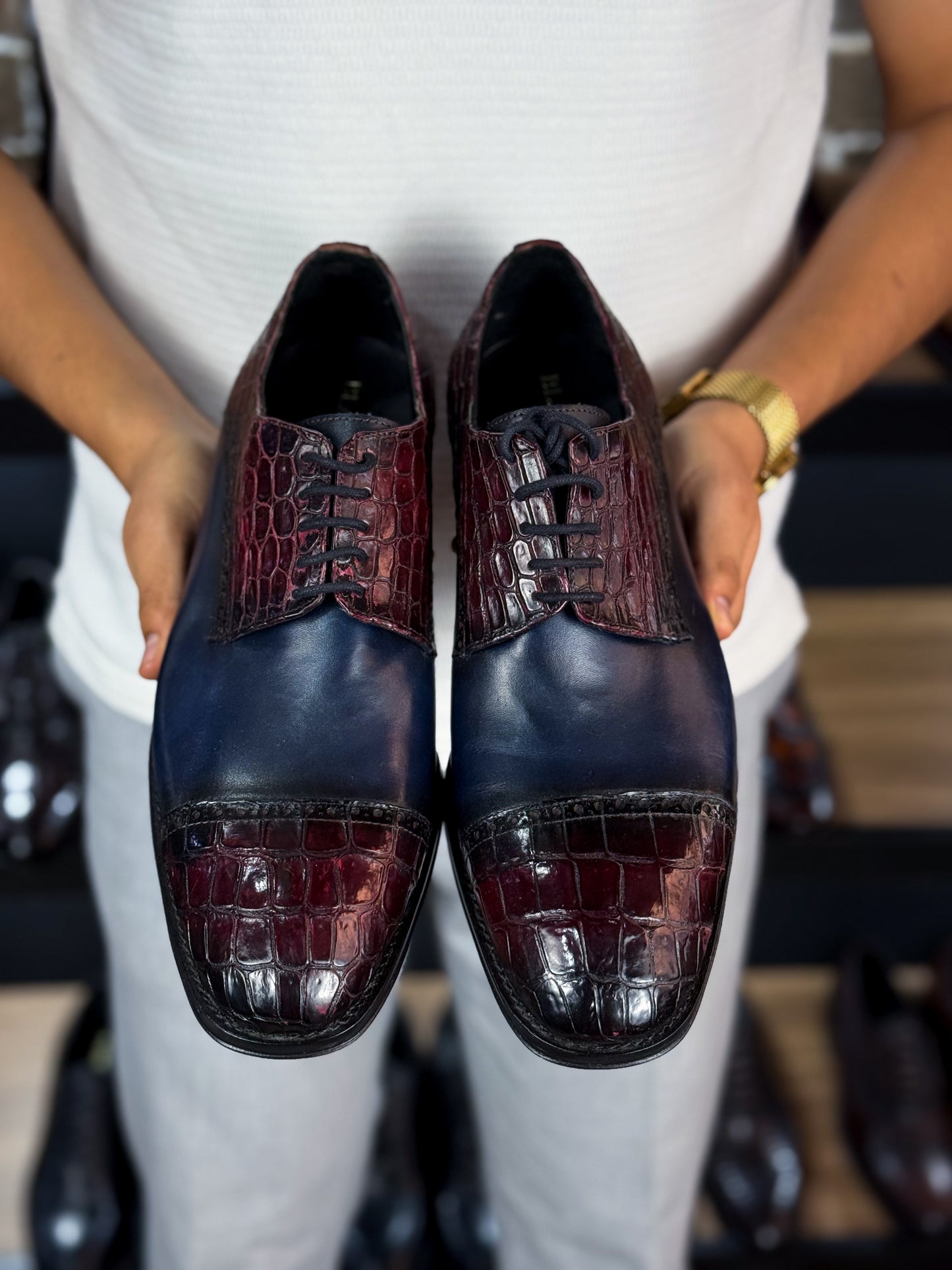 BLUE AND RED CROCO & LEATHER SAUL