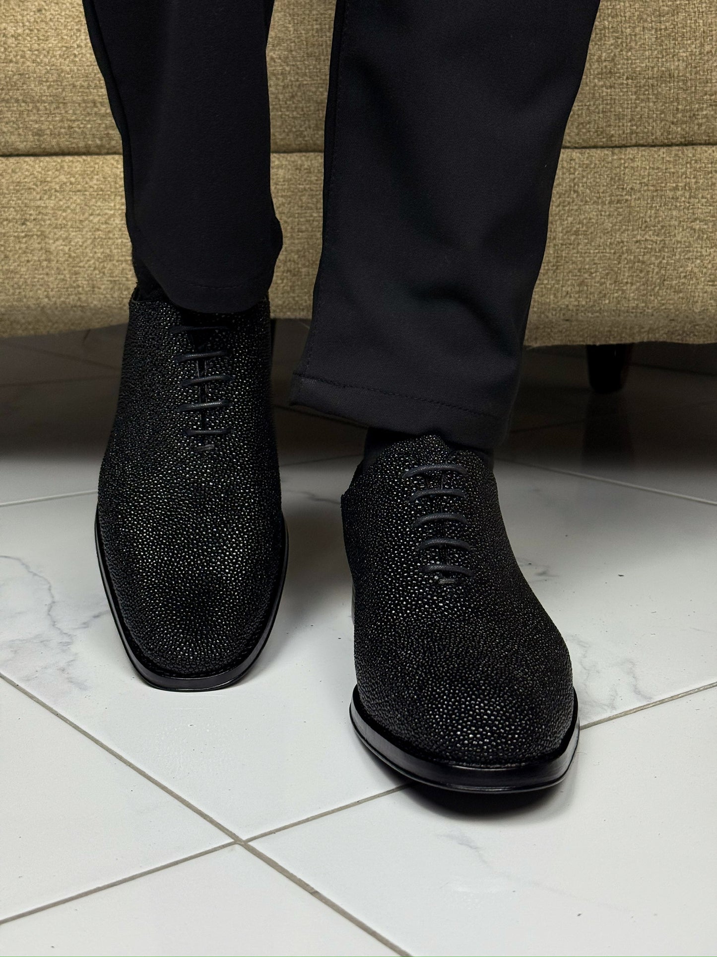 BLACK STINGRAY HUGO