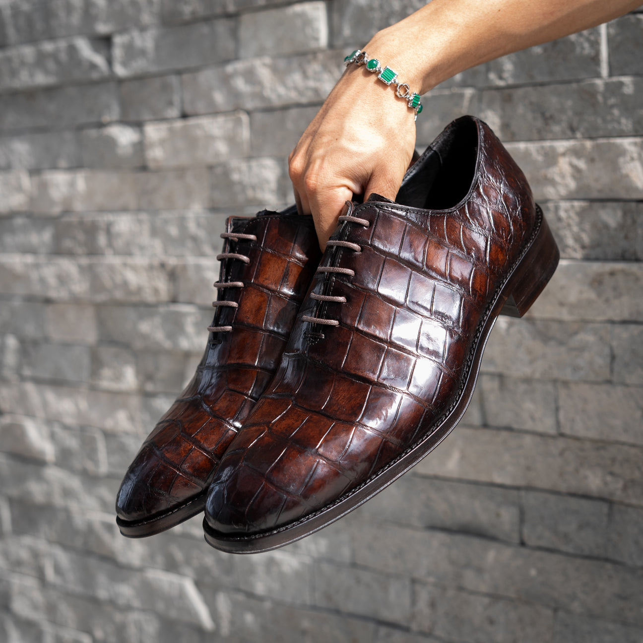 BROWN WHOLECUT CROCO HUGO