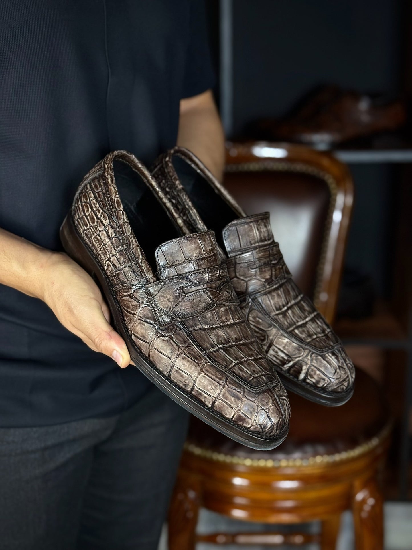 DORIAN CROCODILE BROWN NOBUCK 