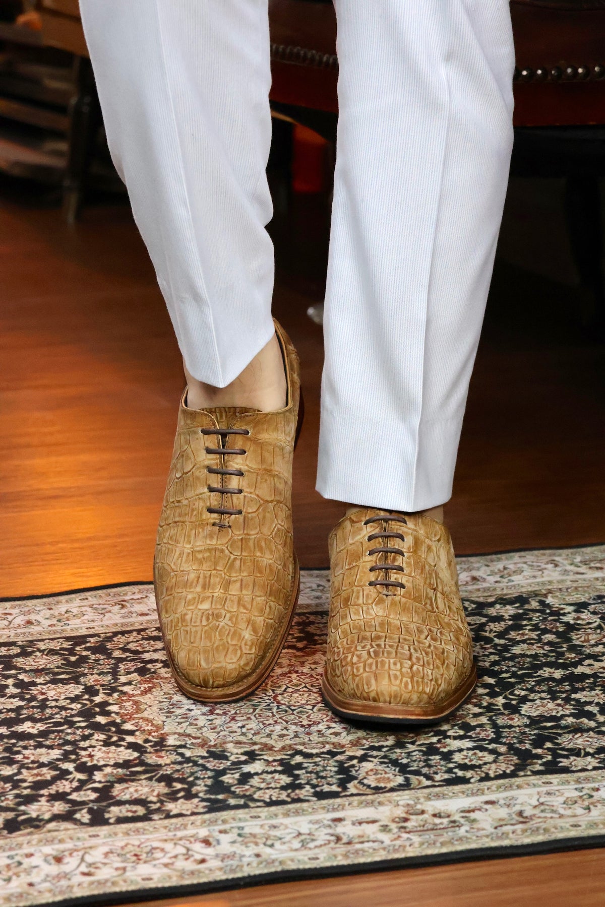 HUGO WHOLECUT COCODRILO NOBUCK BEIGE