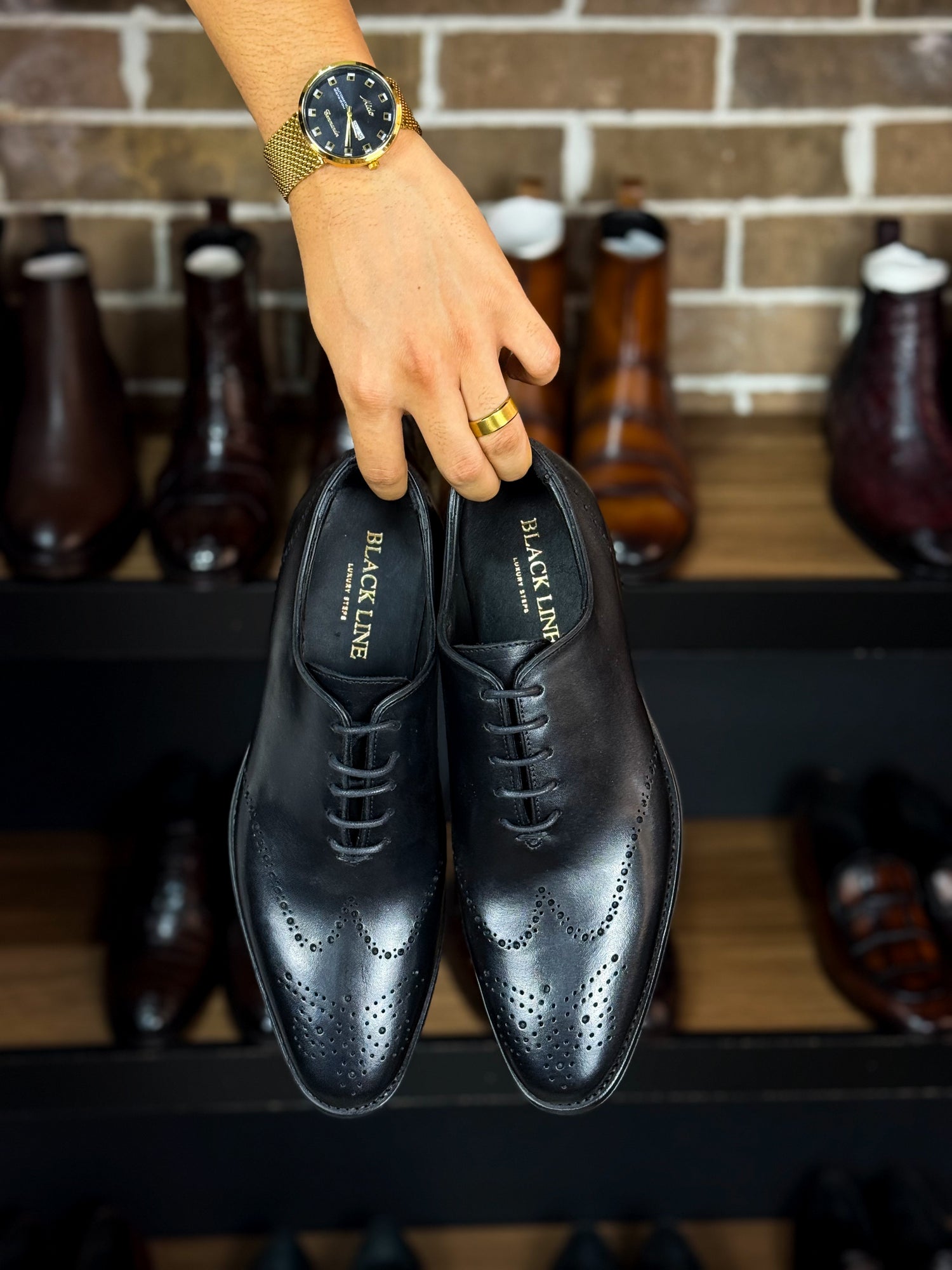 CESAR LEATHER BLACK ITALIA
