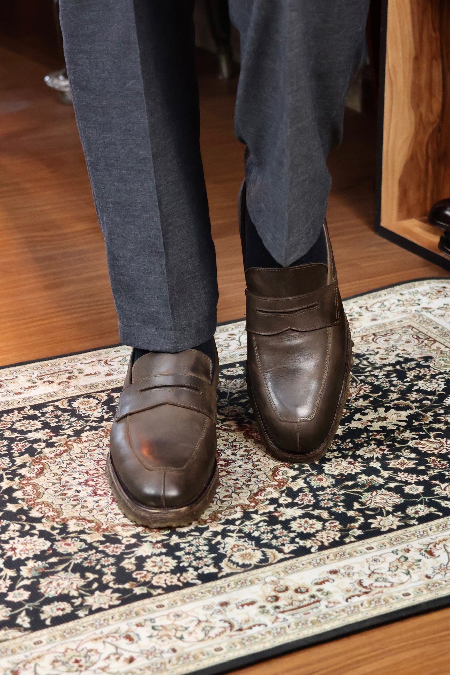 DORIAN PIEL CREZY DARK BROWN  W/DOBLE SUELA CREPÉ