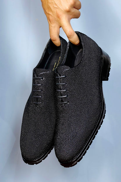 HUGO WHOLECUT MANTARRAYA BLACK (TRACK)