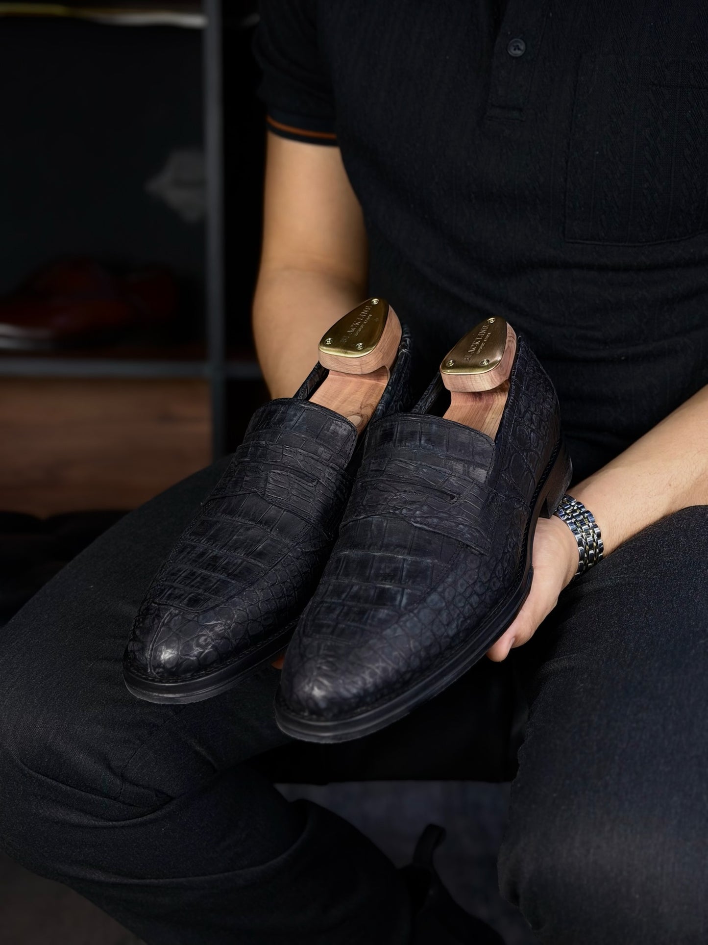 DORIAN COCODRILO BLACK NOBUCK