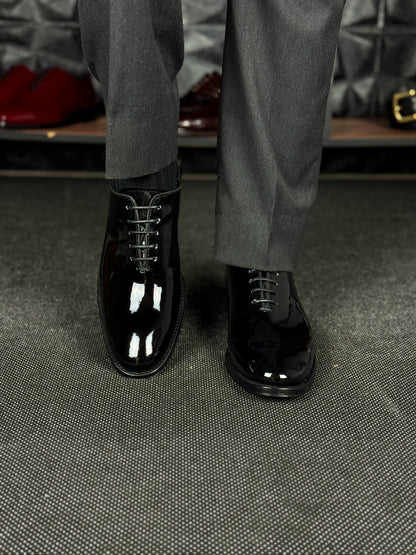 BLACK CHAROL WHOLECUT HUGO