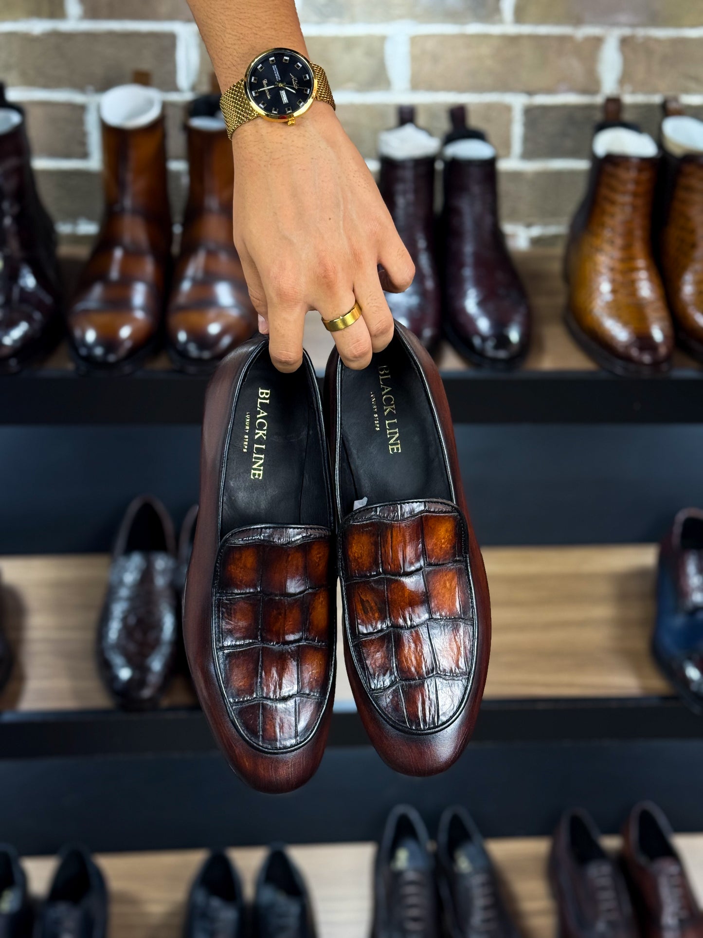 RICHARD CROCO & LEATHER BROWN