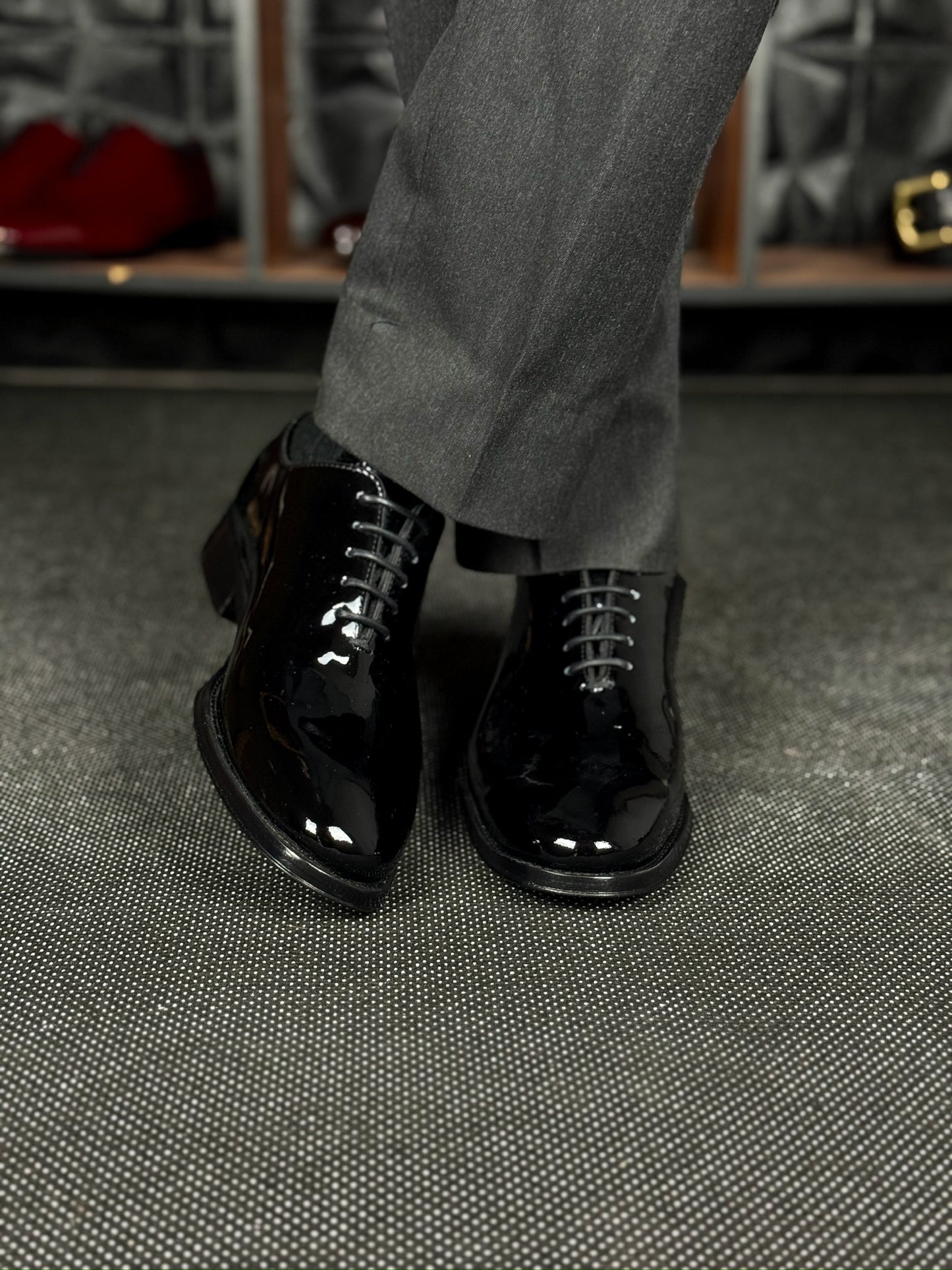 BLACK CHAROL WHOLECUT HUGO