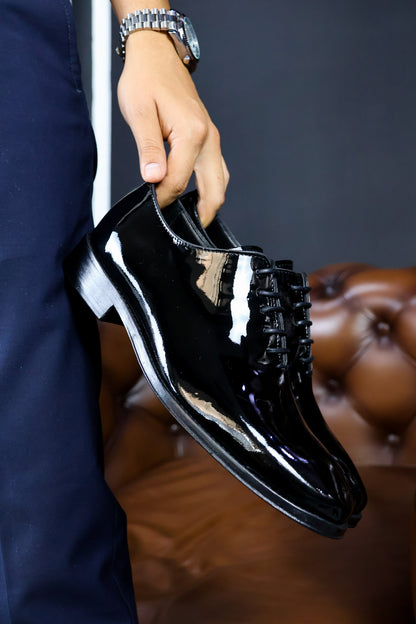 BLACK CHAROL WHOLECUT HUGO